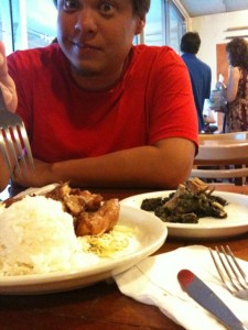 Seppo nomming on mochiko chicken and lau lau at The Food Factory Seppo nomming on mochiko chicken and lau lau at The Food Factory